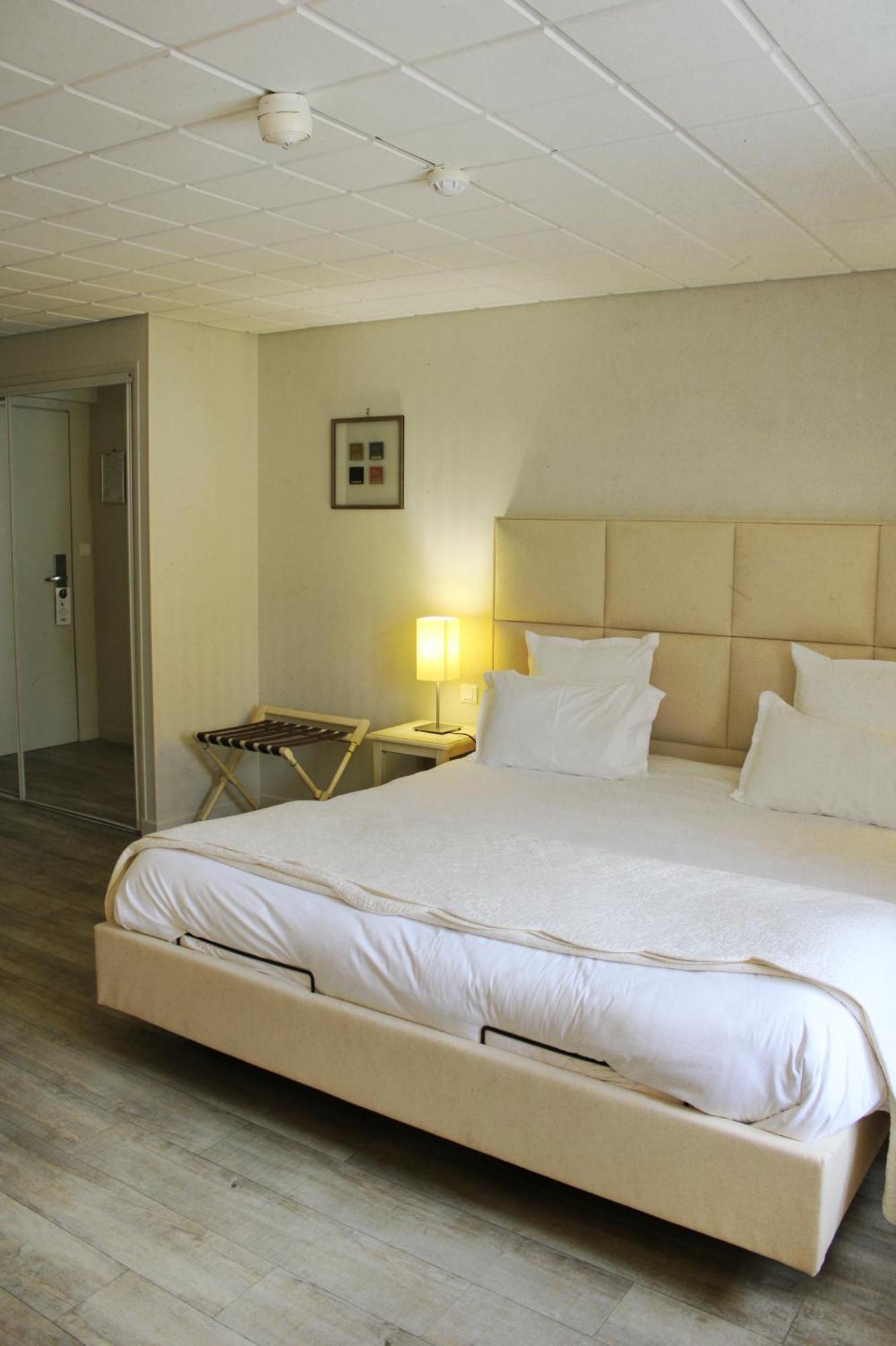 Auberge Du Lac, Sure Hotel Collection By Best Western Мениль-Сен-Пер Экстерьер фото