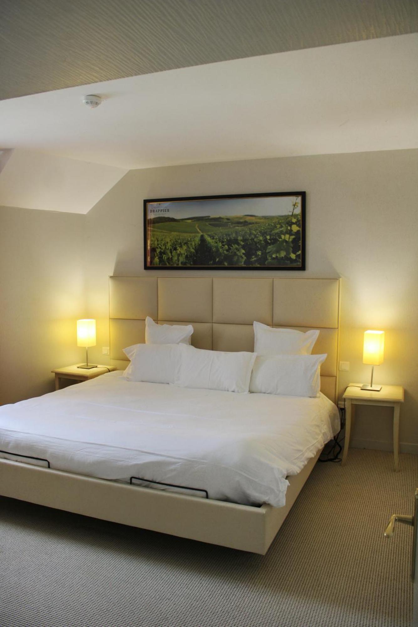 Auberge Du Lac, Sure Hotel Collection By Best Western Мениль-Сен-Пер Экстерьер фото