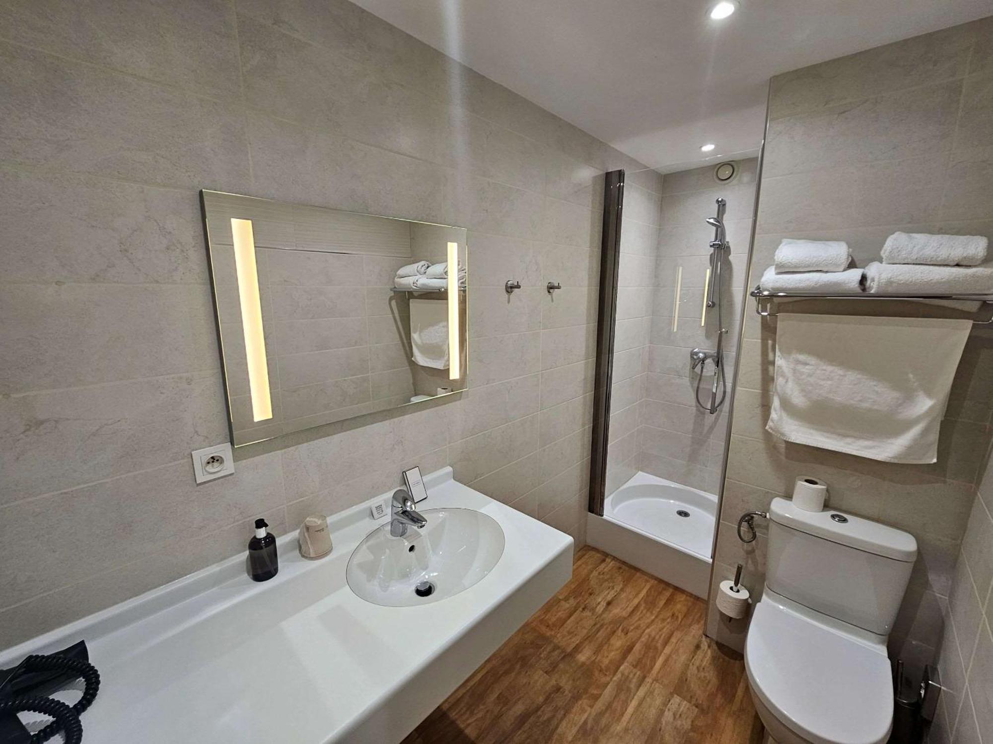 Auberge Du Lac, Sure Hotel Collection By Best Western Мениль-Сен-Пер Экстерьер фото