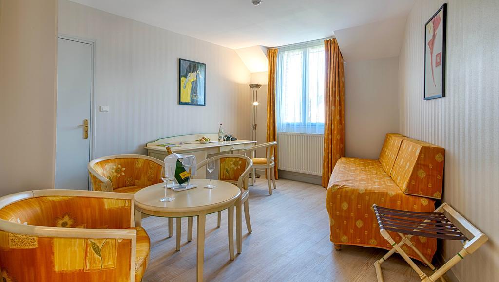 Auberge Du Lac, Sure Hotel Collection By Best Western Мениль-Сен-Пер Экстерьер фото